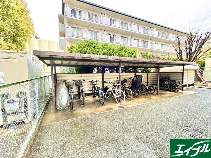 物件外観写真6　(駐輪場)