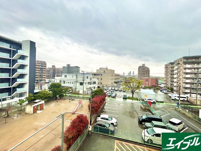 物件内観写真18　(室内からの展望)