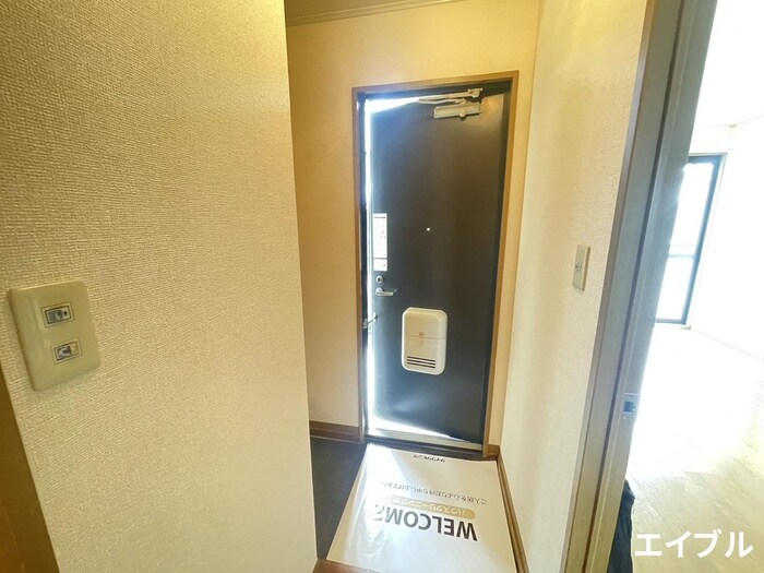 物件内観写真15　(玄関)