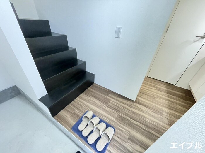 物件内観写真13　(玄関)