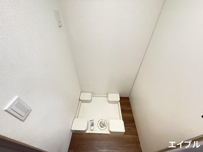 物件内観写真15　(洗濯機置場)