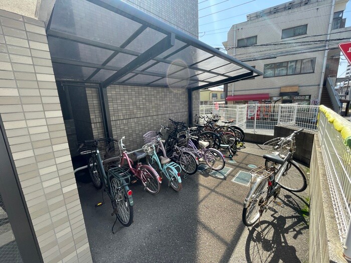 物件外観写真3　(駐輪場)