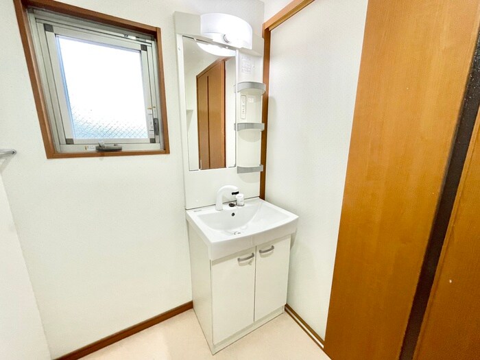 物件内観写真8　(洗面)