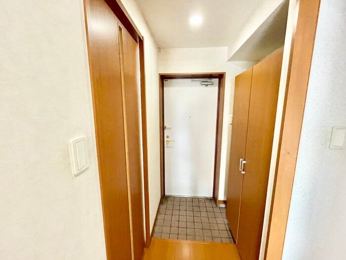 物件内観写真10　(玄関)