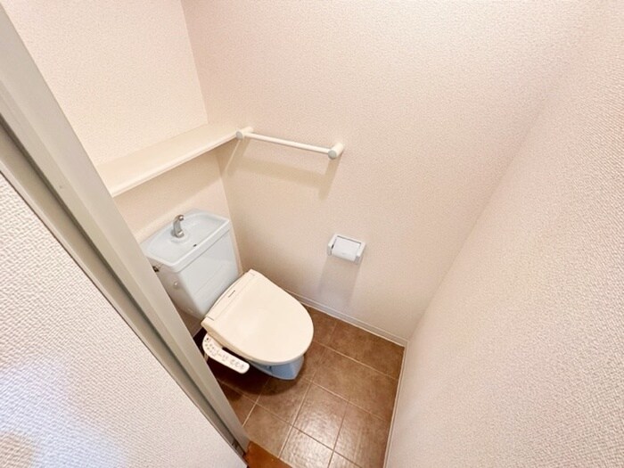 物件内観写真13　(トイレ)