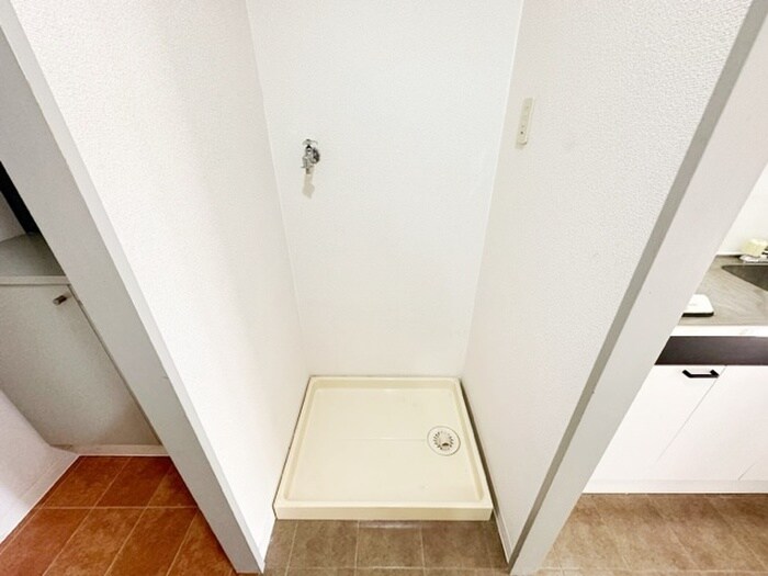 物件内観写真14　(洗濯機置場)