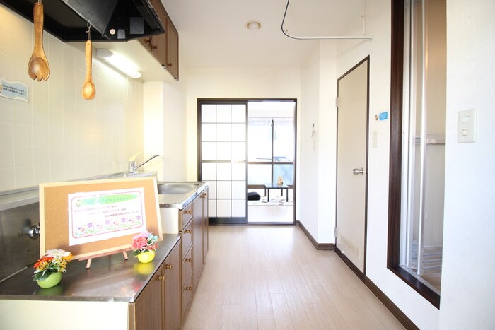 物件内観写真12　(廊下)