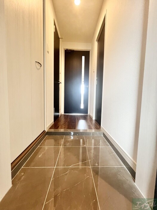 物件内観写真7　(玄関)