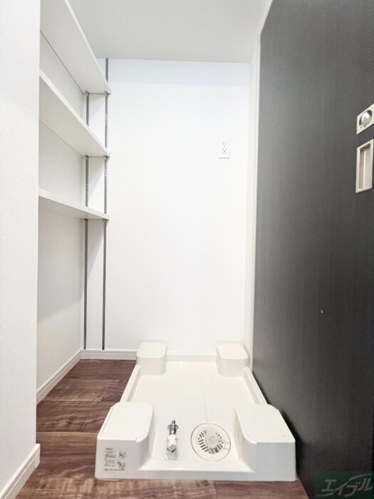 物件内観写真9　(洗濯機置場)