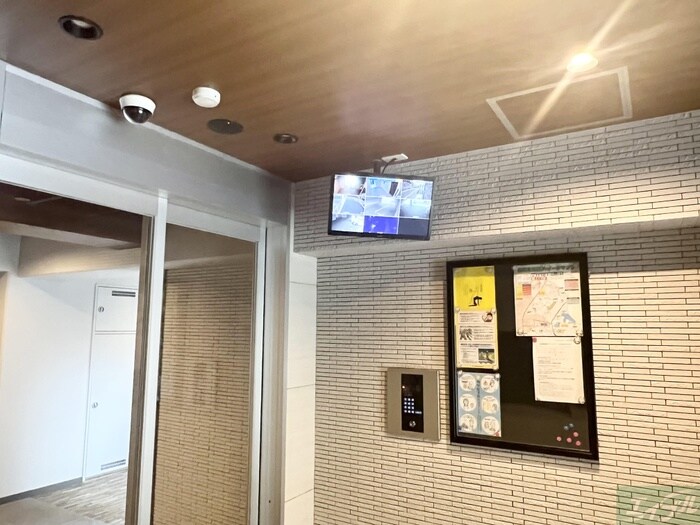 物件外観写真5　(エントランス部分)