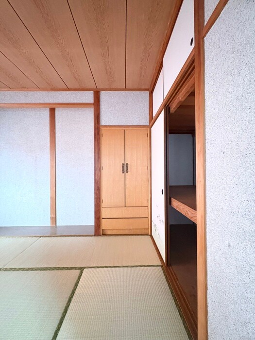 物件内観写真2　(居室)