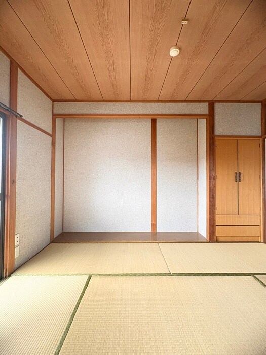 物件内観写真3　(居室)