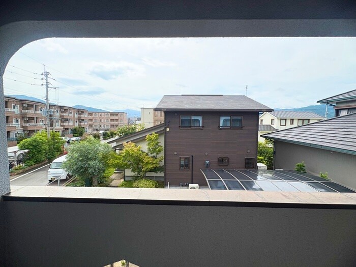 物件内観写真16　(室内からの展望)