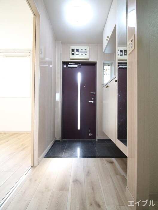 物件内観写真17　(玄関)