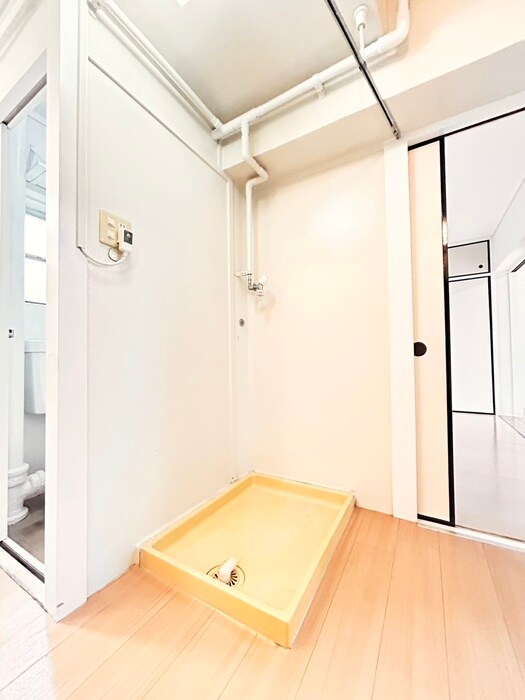 物件内観写真9　(洗濯機置場)