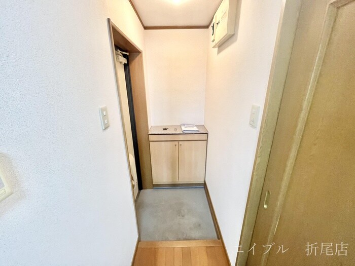 物件内観写真9　(玄関)