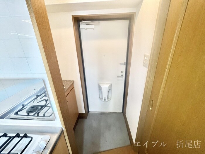 物件内観写真9　(玄関)