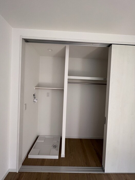 物件内観写真14　(洗濯機置場)