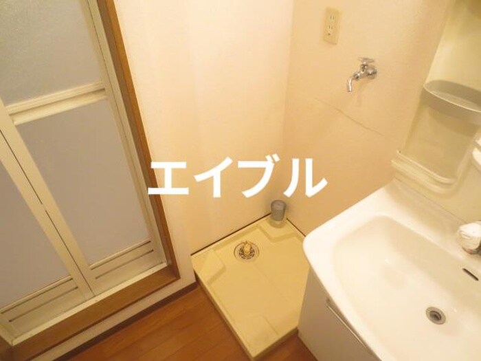 物件内観写真9　(洗濯機置場)