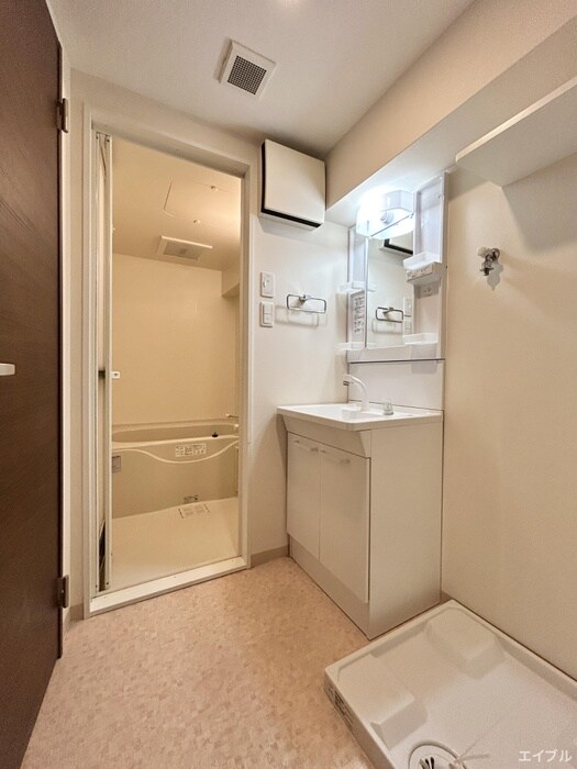 物件内観写真13　(洗濯機置場)