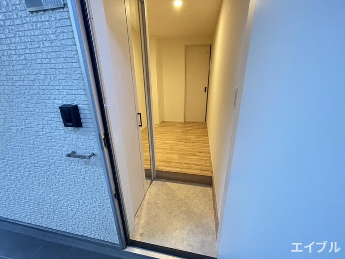 物件内観写真16　(玄関)