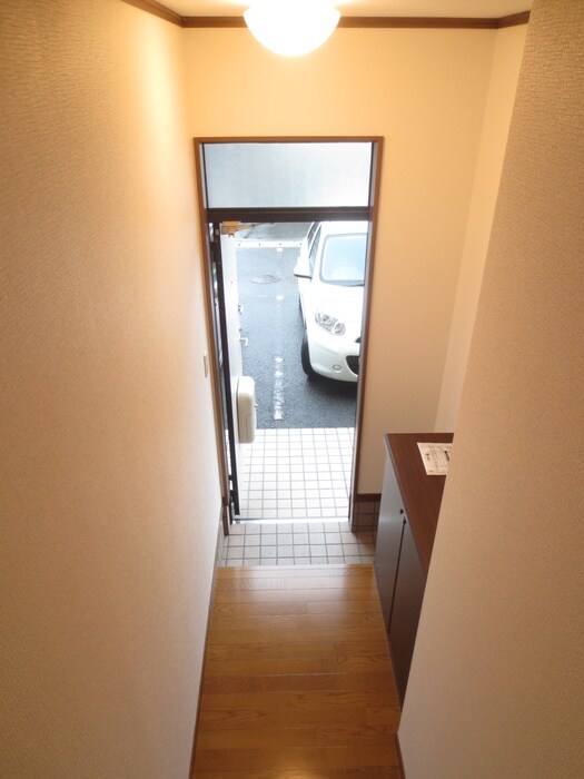 物件内観写真11　(玄関)