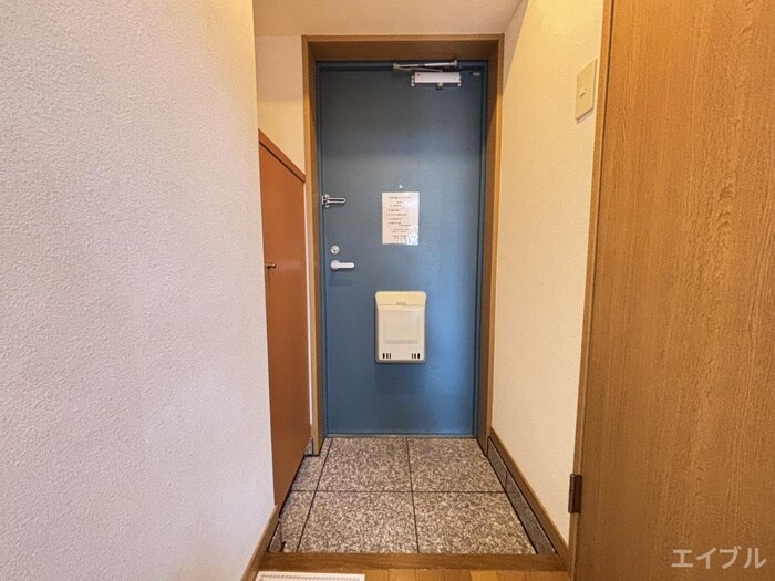 物件内観写真16　(玄関)