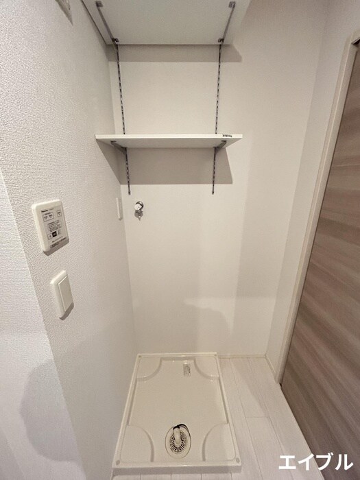 物件内観写真11　(洗濯機置場)