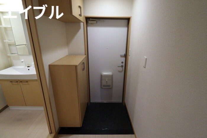 物件内観写真12　(玄関)