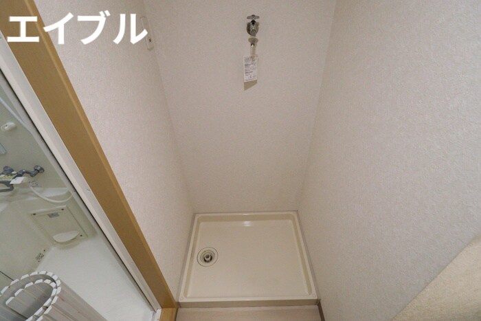 物件内観写真15　(洗濯機置場)