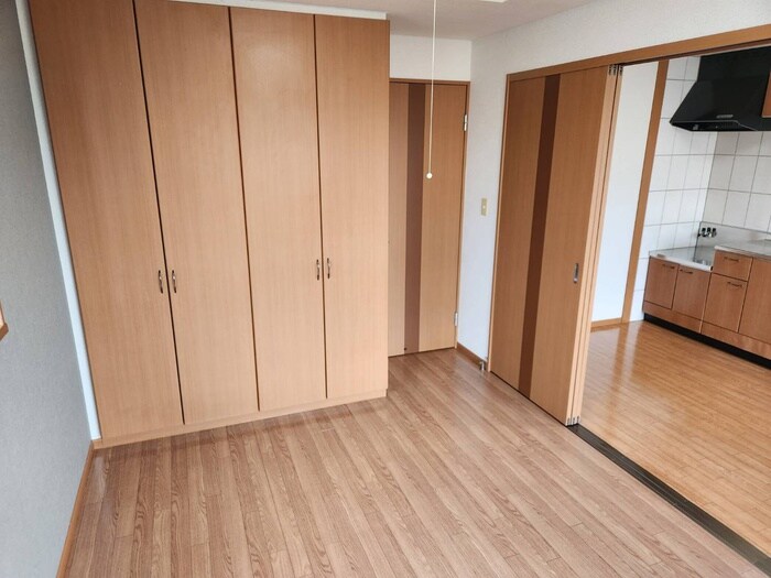 物件内観写真5　(居室)