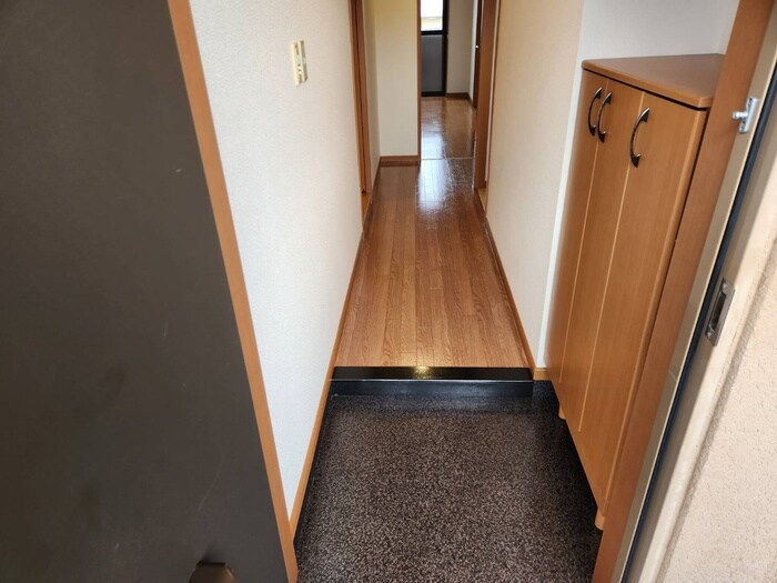 物件内観写真15　(玄関)