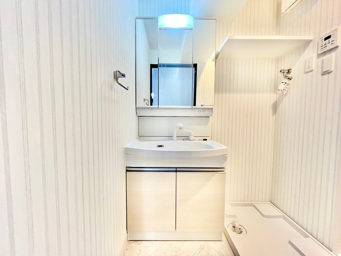 物件内観写真12　(洗面)