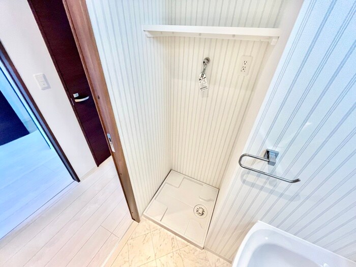 物件内観写真13　(洗濯機置場)