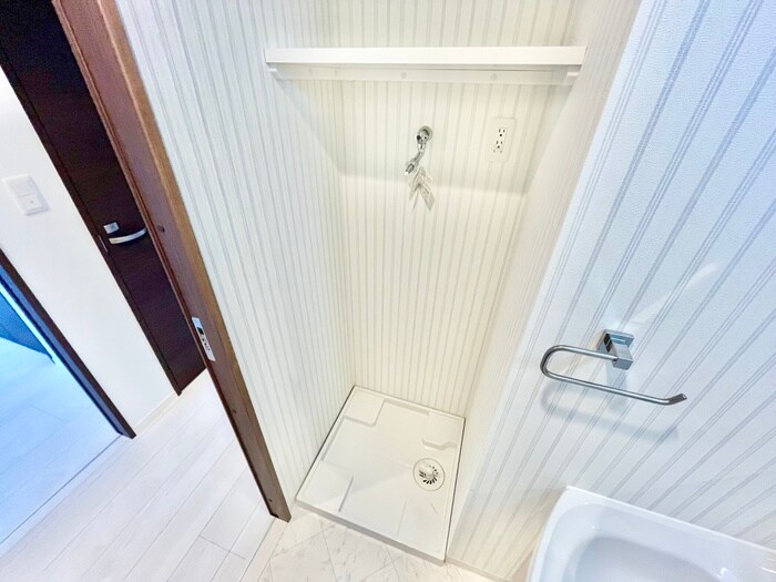 物件内観写真13　(洗濯機置場)