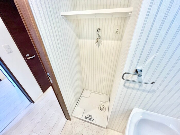 物件内観写真13　(洗濯機置場)