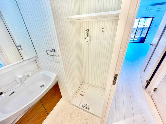 物件内観写真13　(洗濯機置場)