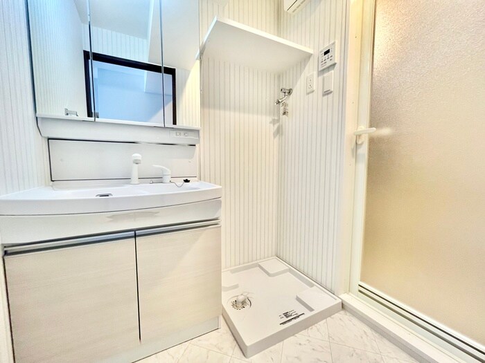 物件内観写真13　(洗濯機置場)