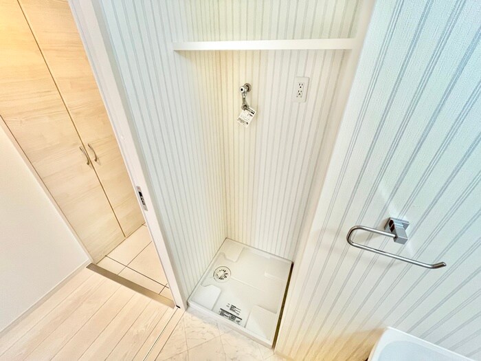 物件内観写真14　(洗濯機置場)