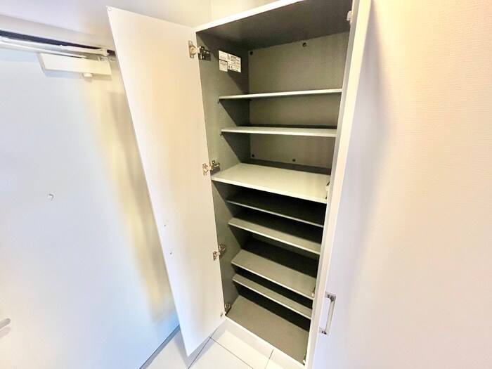 物件内観写真15　(靴箱)