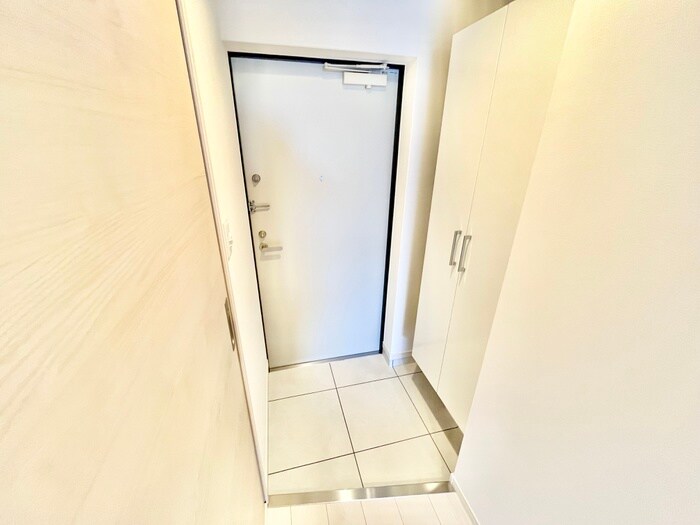 物件内観写真16　(玄関)