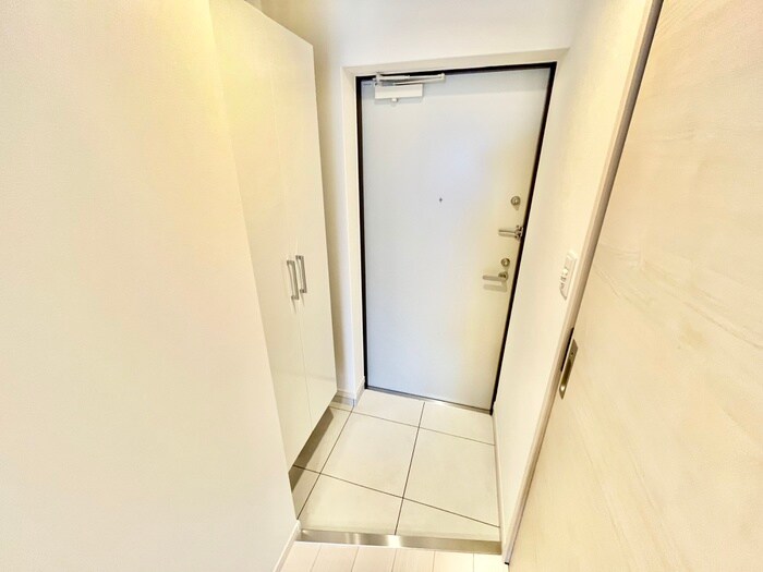 物件内観写真17　(玄関)