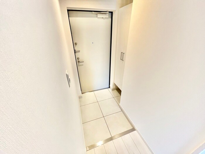 物件内観写真18　(玄関)