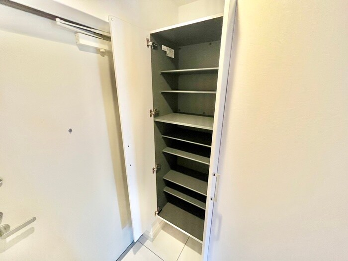 物件内観写真18　(収納)