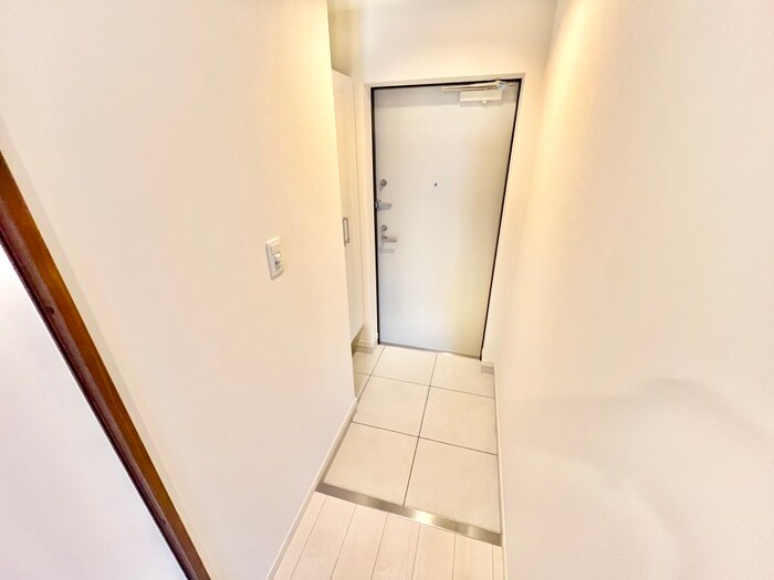 物件内観写真18　(玄関)