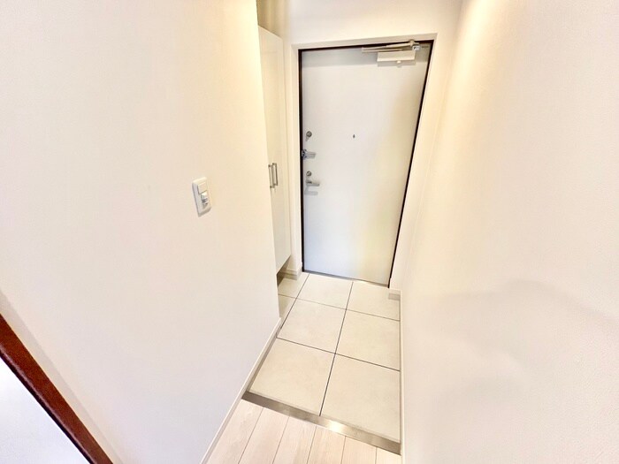 物件内観写真18　(玄関)