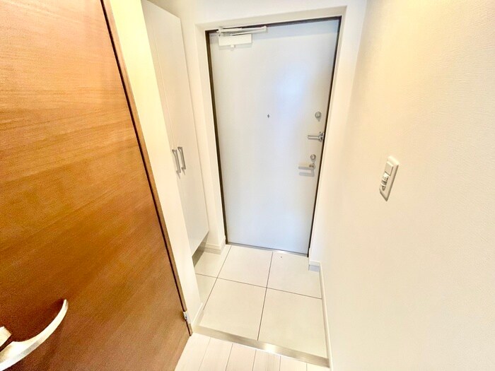 物件内観写真18　(玄関)
