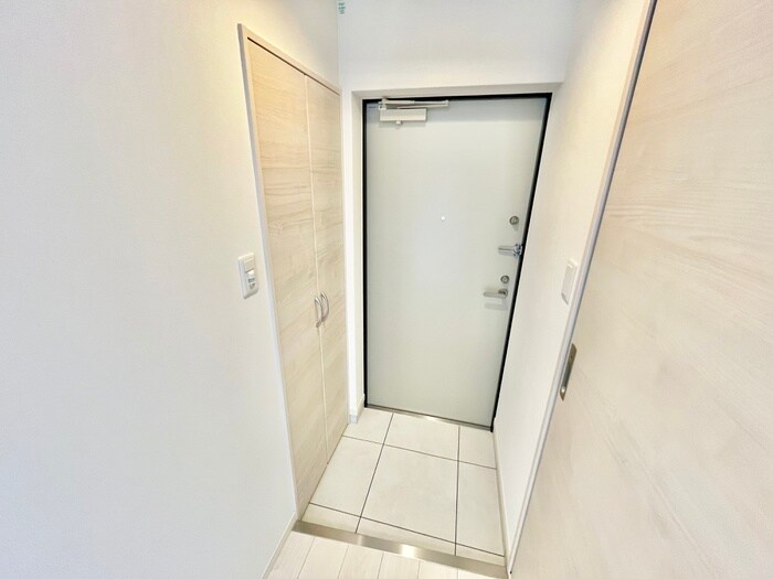 物件内観写真18　(玄関)