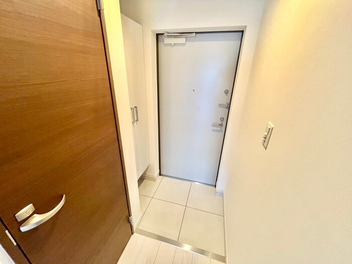 物件内観写真19　(玄関)