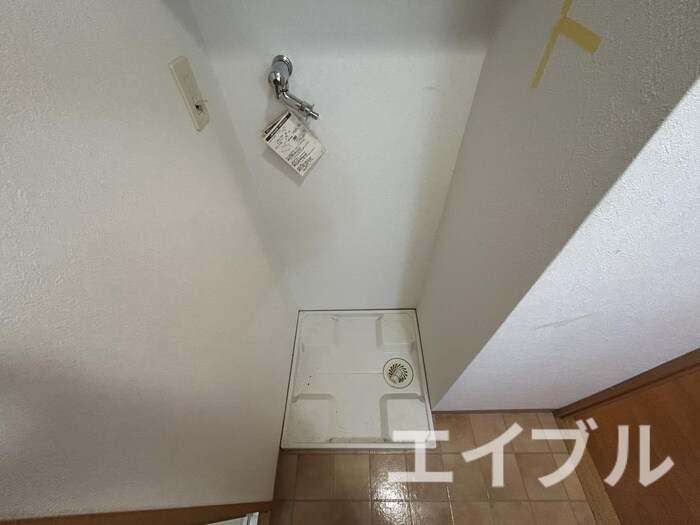 物件内観写真12　(洗濯機置場)